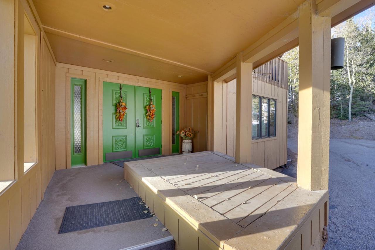 Brian Head Condo With Balcony, Grill And Mountain View Bagian luar foto